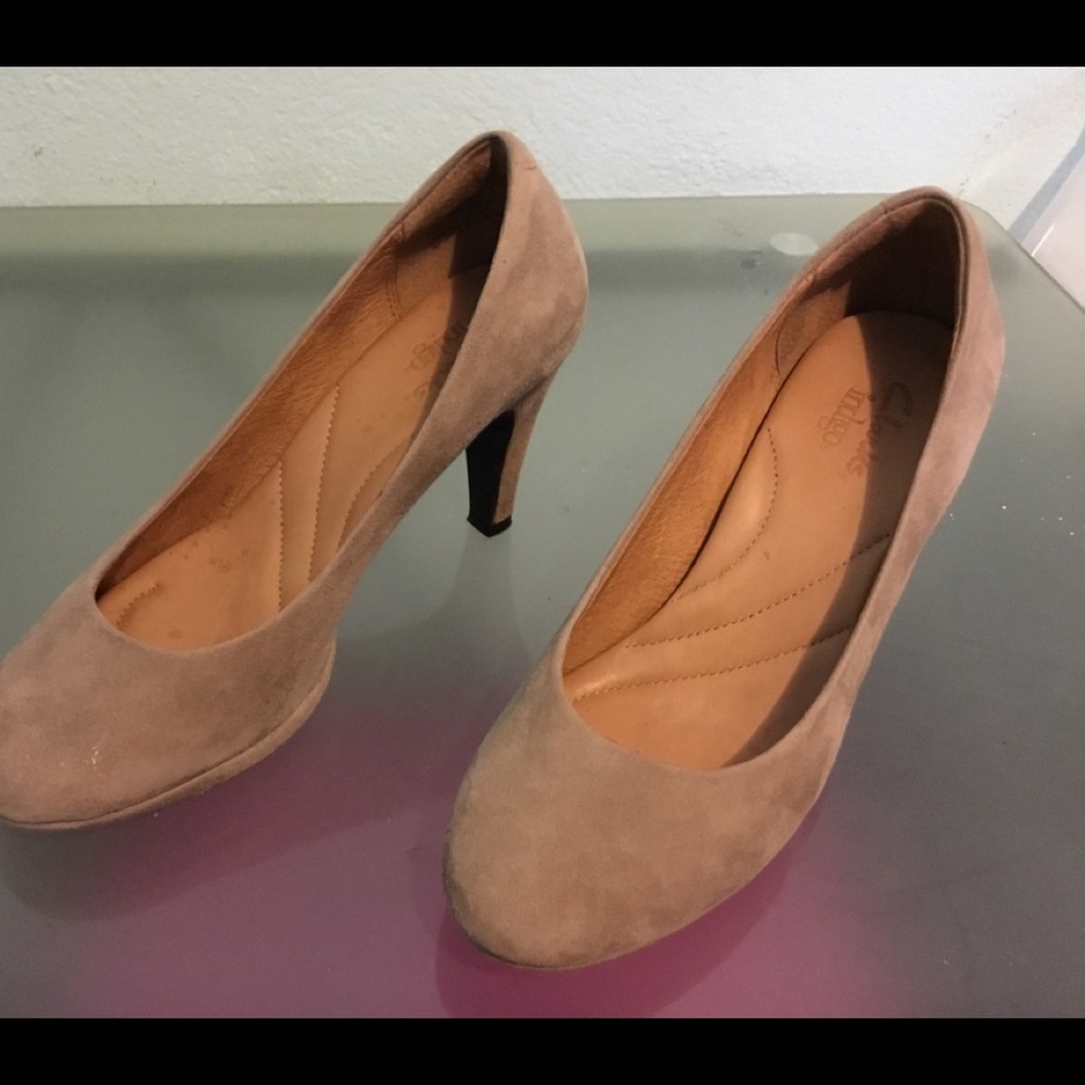 Clark’s Pumps Tan Shoes